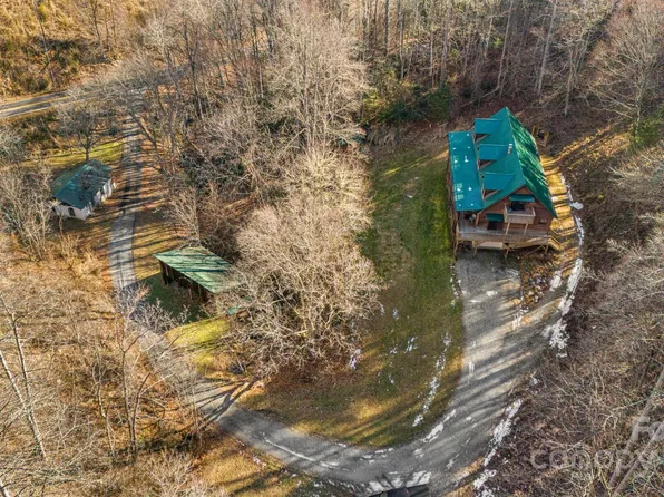 725 Griffin Branch Rd, Marshall, NC 28753