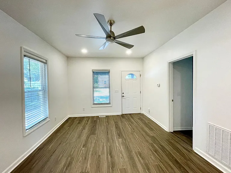2615 Kershaw St — Photo 3
