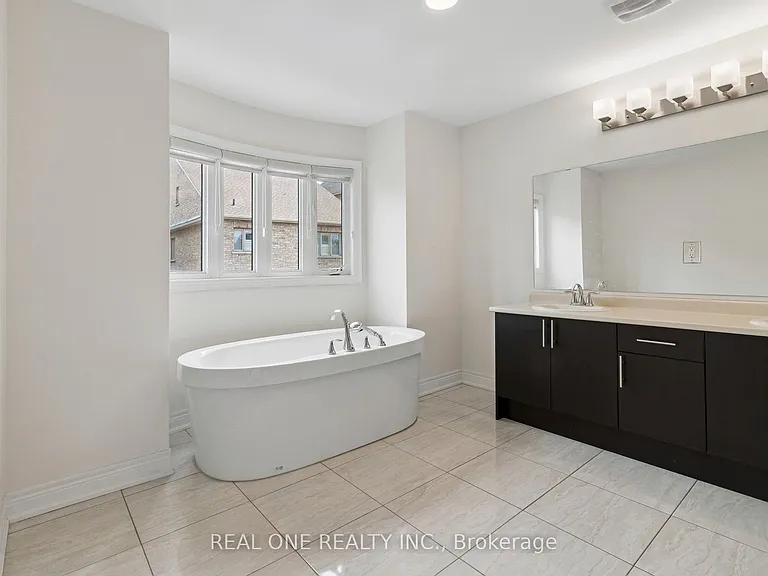 19 Rivoli Dr — Photo 44