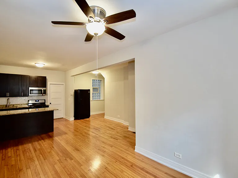 3828 N Clark St #1F — Photo 1