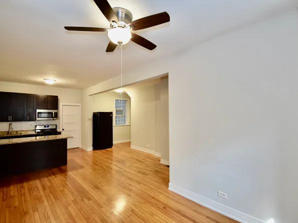 3828 N Clark St APT 1F, Chicago, IL 60613