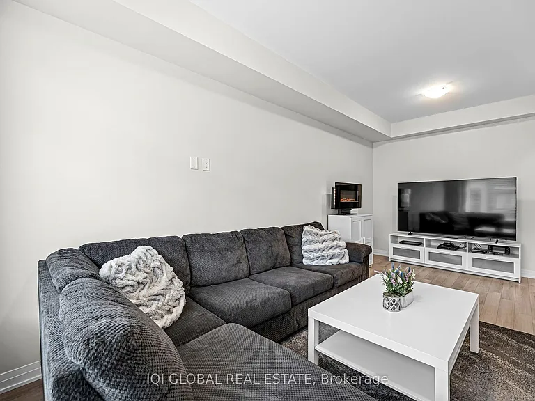 585 Colborne St #1303 — Photo 20