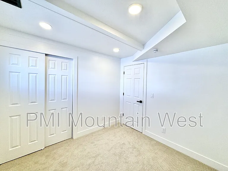 7115 S 2155 E — Photo 23
