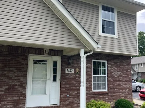 2442 S Woolery Mill Dr, Bloomington, IN 47403