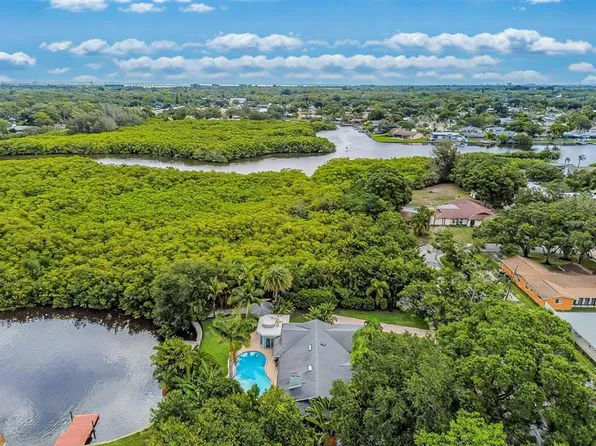3225 Rosery Rd NE, Largo, FL 33771
