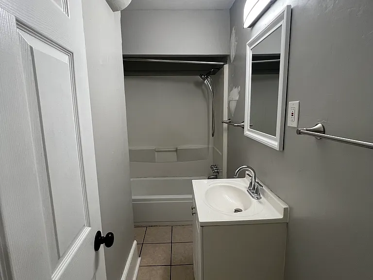 832 Dekalb St #1 — Photo 10