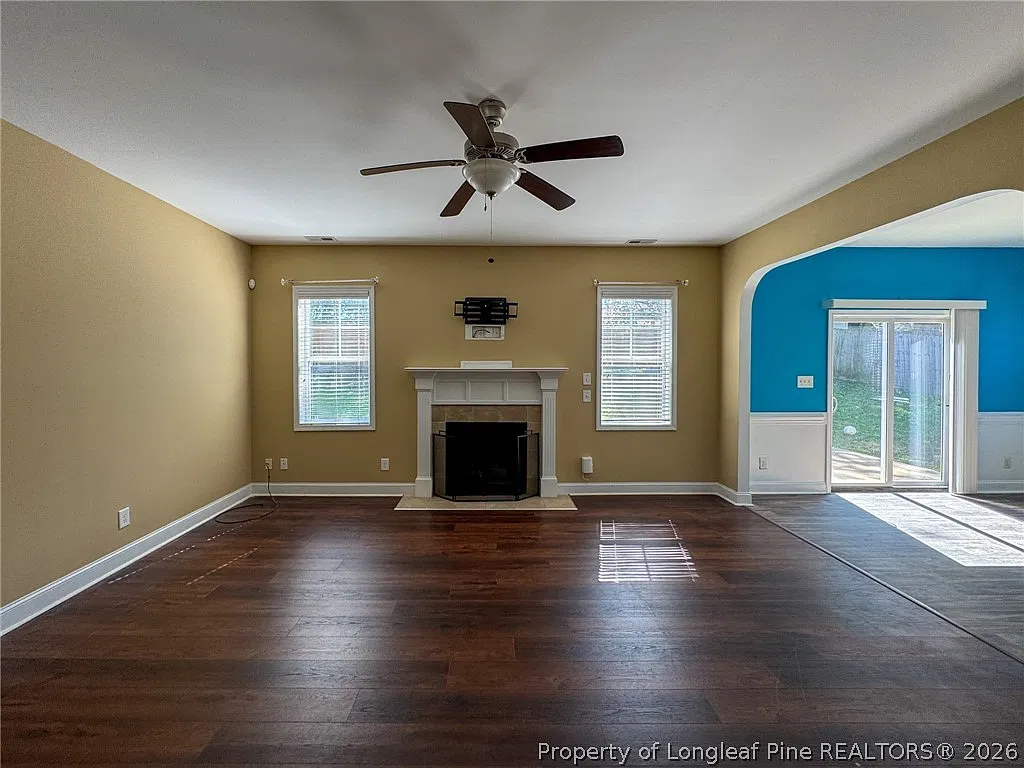 3 bed, 2.5 bath, 1921 sqft, $2,200 — Photo 3