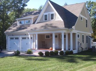 13 Point Of Rocks Ter, Stratham, NH 03885