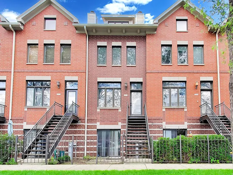1806 W Argyle St #G — Photo 1
