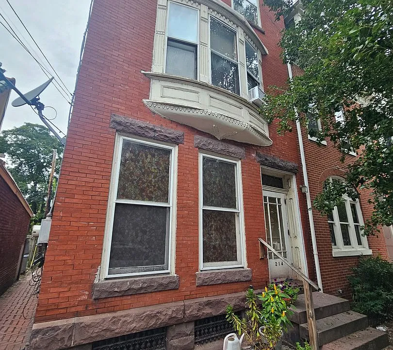214 Briggs St