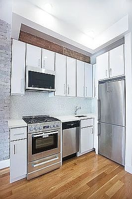 4th image of 102 W 137th St #2B
