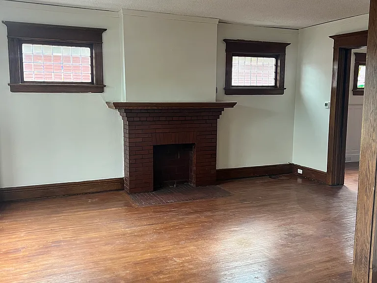 426 W Delavan Ave #UPPER — Photo 12
