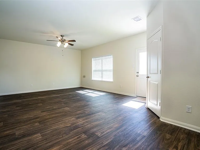 208 Autumn Berry Ln — Photo 13