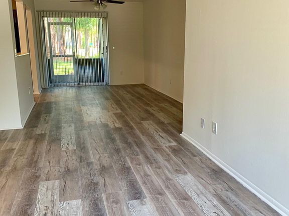 5th image of 10136 Arrowhead Dr #2