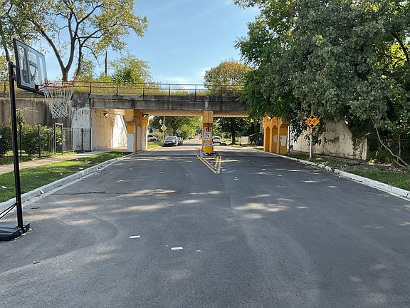 5th image of 5815 S May St