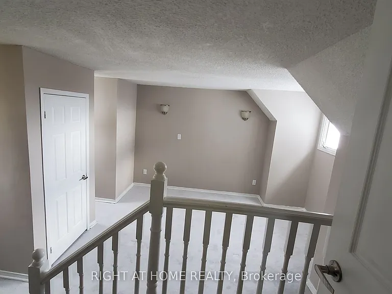 133 Letitia St — Photo 11