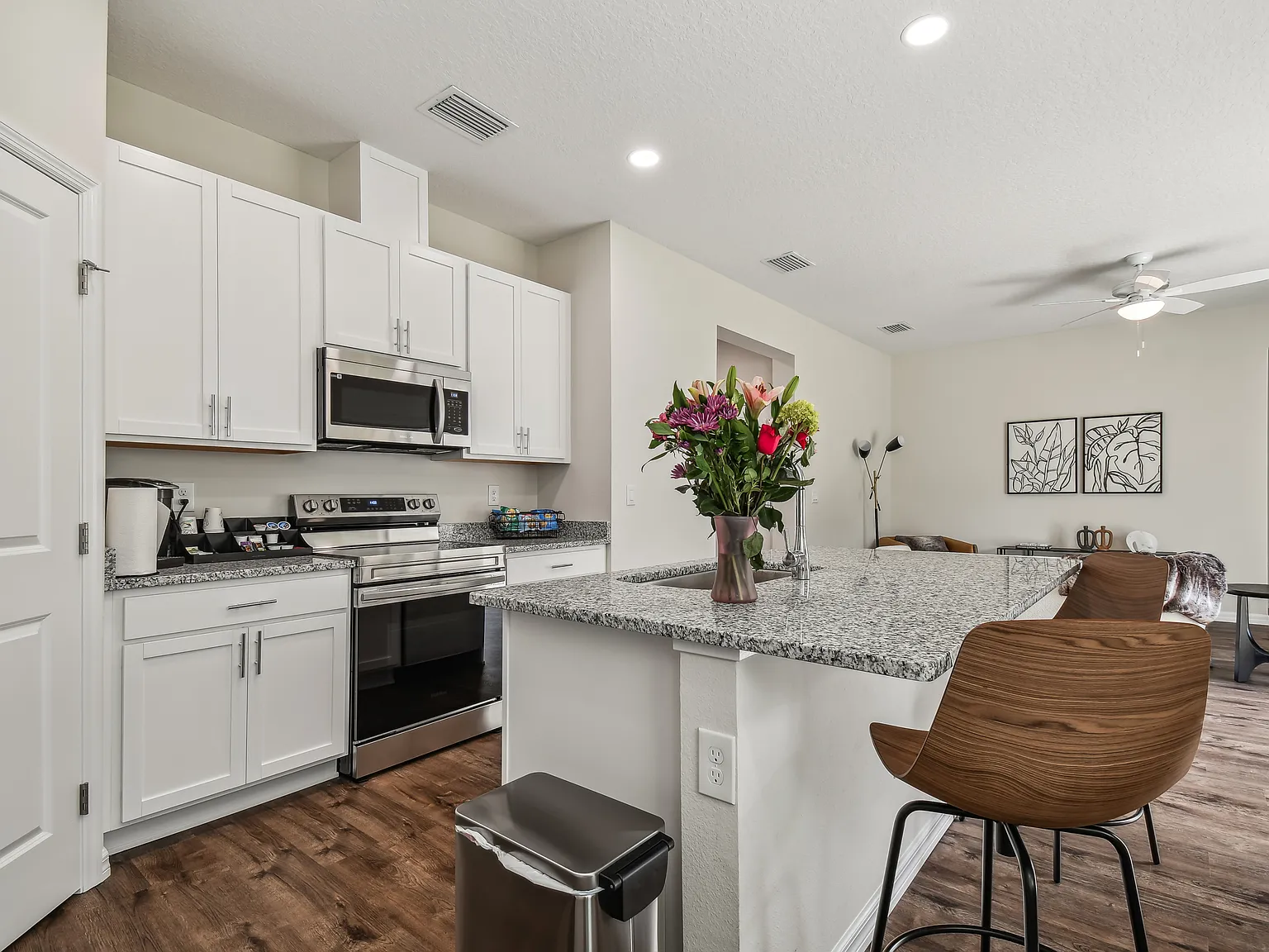 3 bed, 1550 sqft, $2,145 — Photo 4
