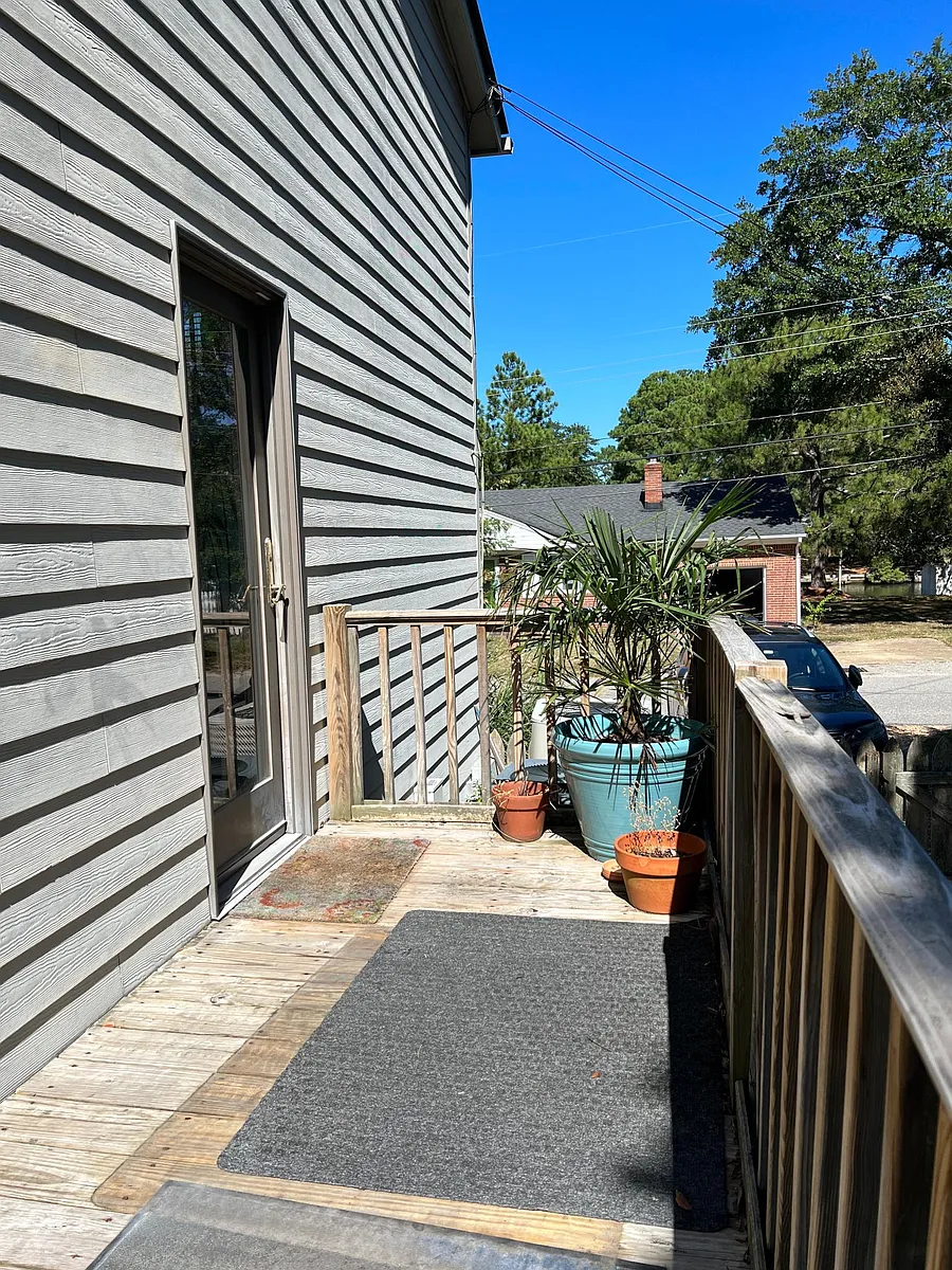 Building Photo - 2917 Breezy Rd #B