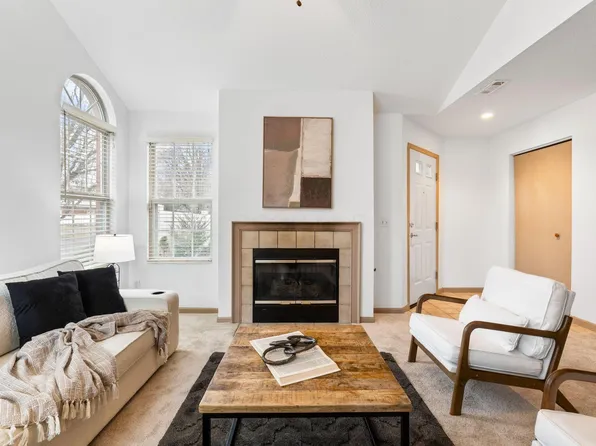 94 Green Ln, Pickerington, OH 43147