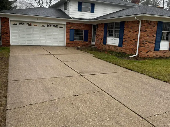 34057 State St, Farmington, MI 48335