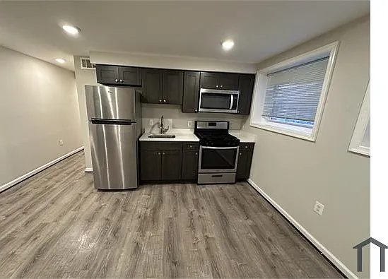 1814 Q St SE #B2 — Photo 2