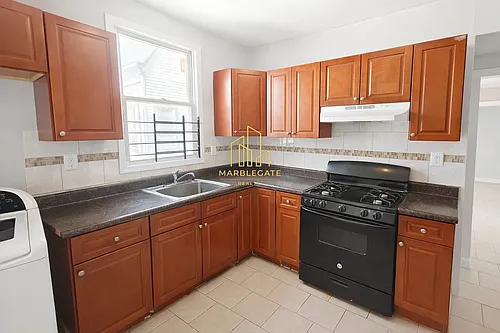 85 Littleton Ave Photo 1