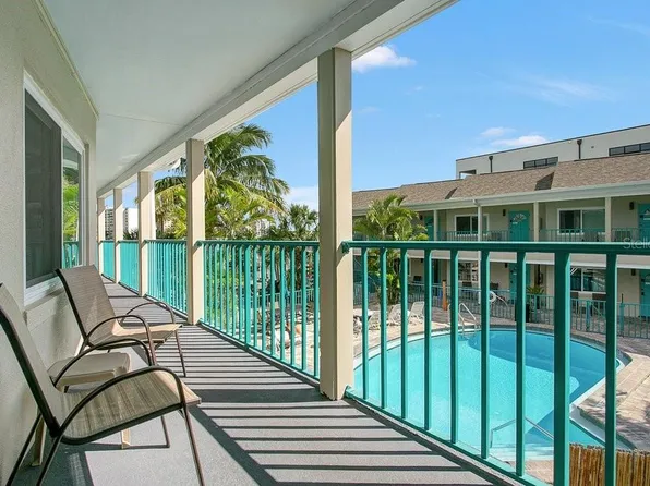 673 Bay Esplanade #202, Clearwater, FL 33767