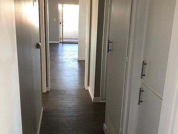 3rd image of 509 Evergreen St APT 3