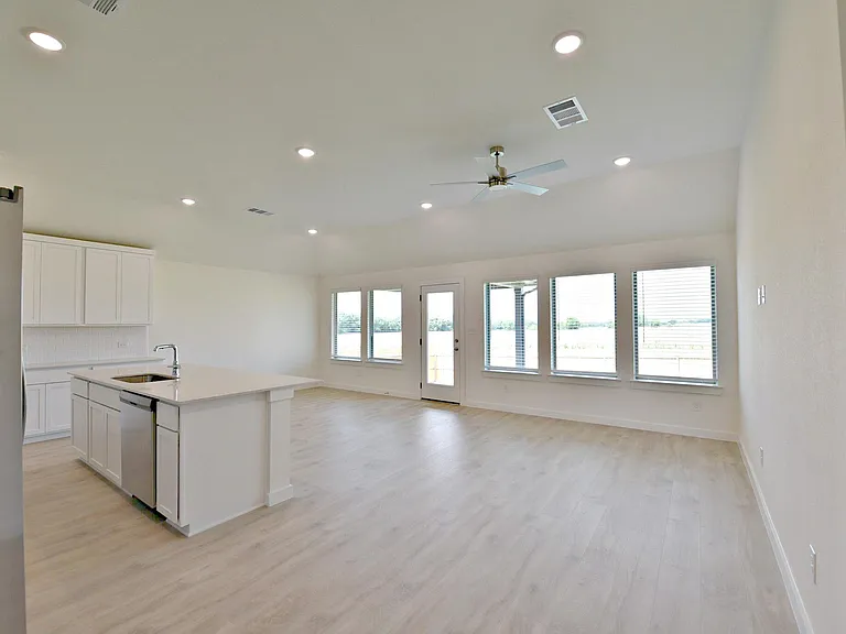 108 Divisadero Dr — Photo 5