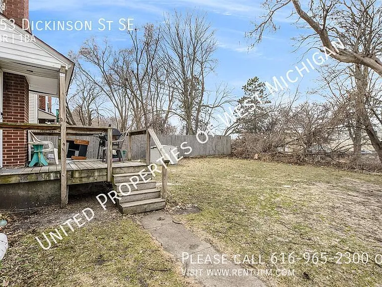 653 Dickinson St SE — Photo 13