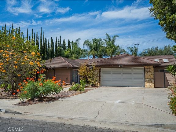 2nd image of 993 Verona Dr