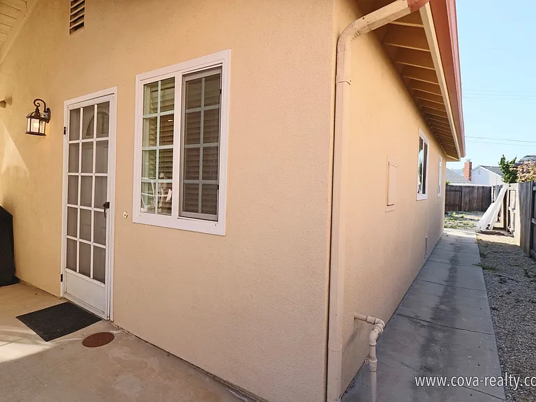 3115 Dwight Ave — Photo 10