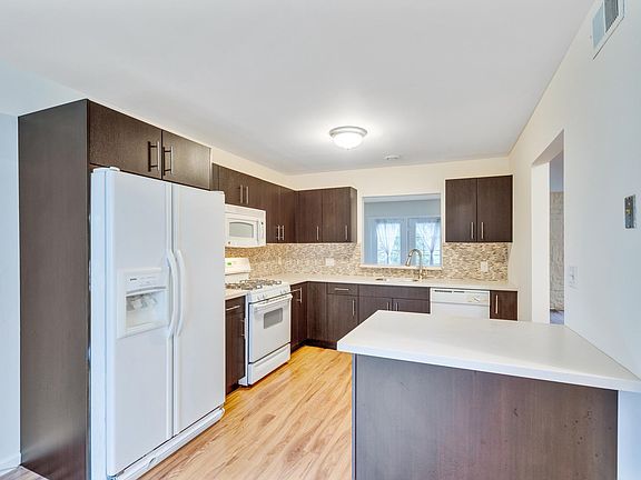 5th image of 148 Dezenzo Ln