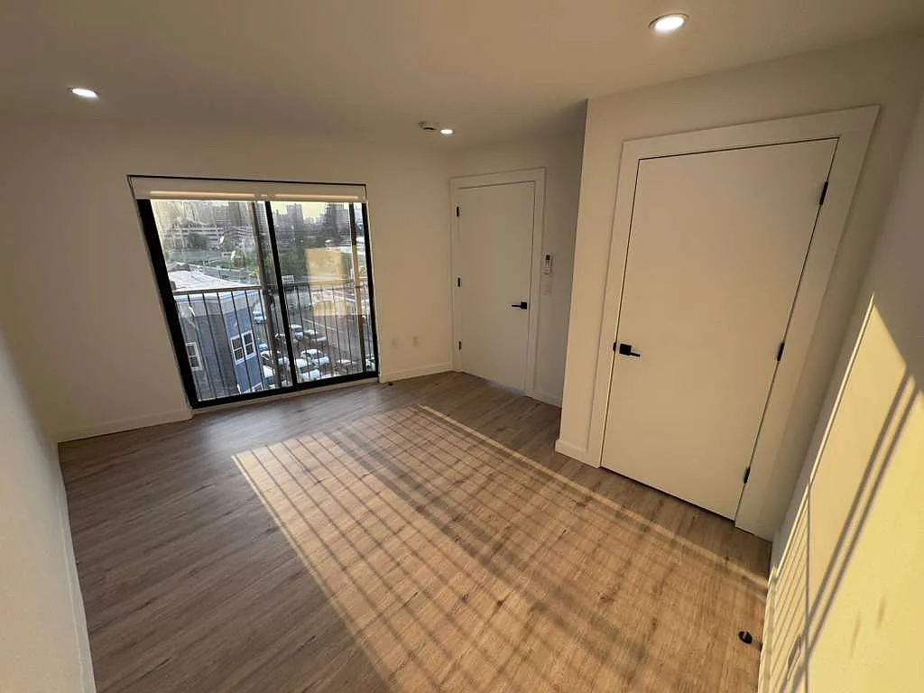 Building Photo - 500 Market St #5A