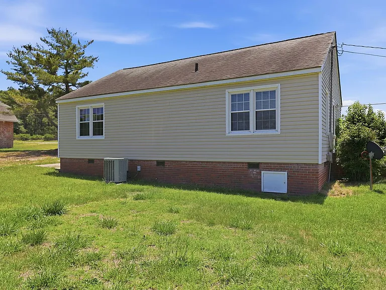4212 Old US Highway 421 — Photo 28