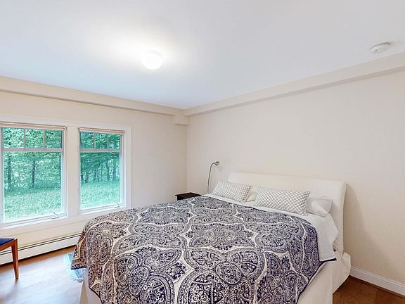 Accessory apartment: bedroom