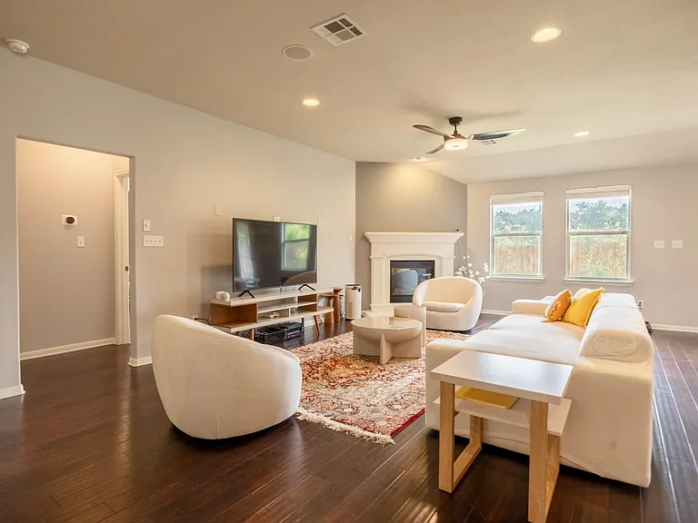 1301 Rimstone Dr — Photo 7