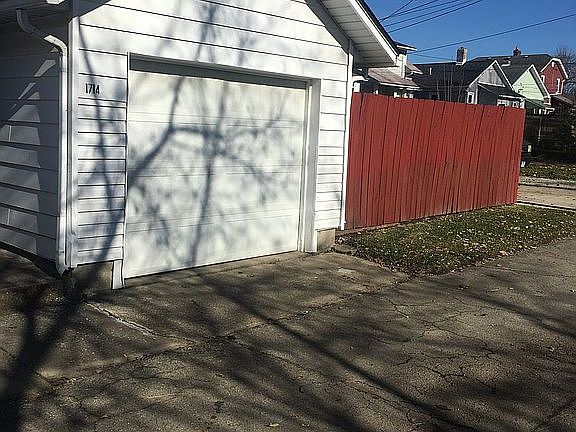3rd image of 1714 Suman Ave