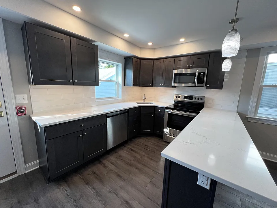 118 W Lancaster Ave #2