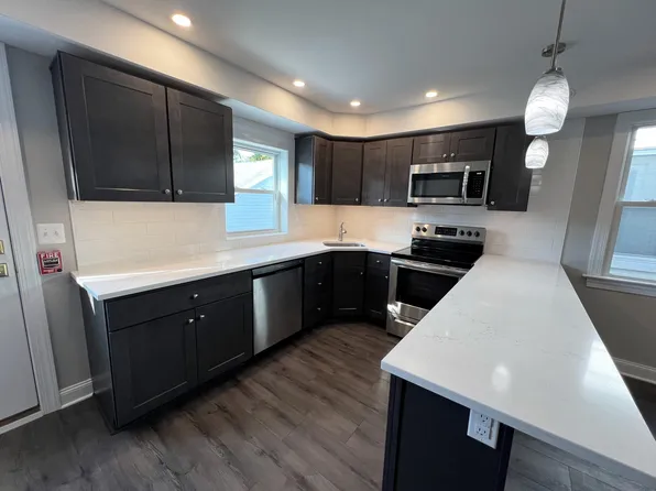 118 W Lancaster Ave Floor 2, Wayne, PA 19087