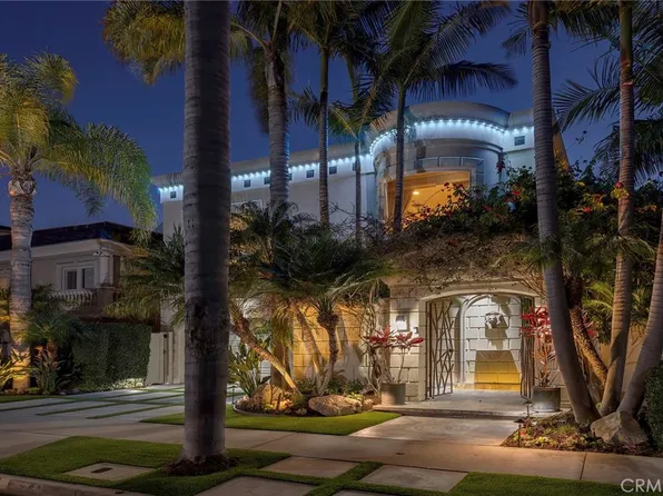 16631 Carousel Ln, Huntington Beach, CA 92649