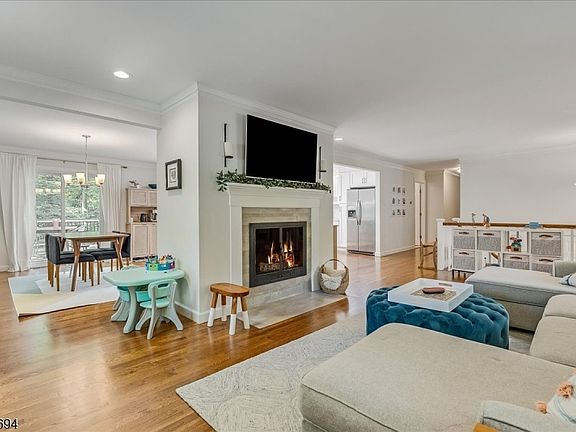 4th image of 5 Persimmon Way