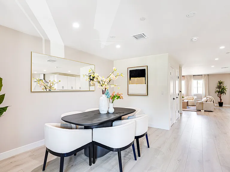 1020 S Mollison Ave — Photo 22