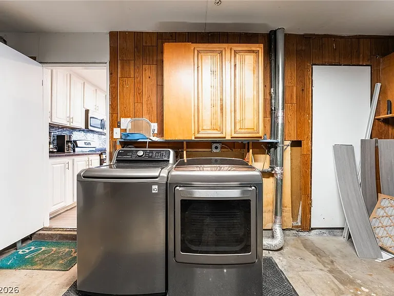 3992 Chinchilla Ave — Photo 35