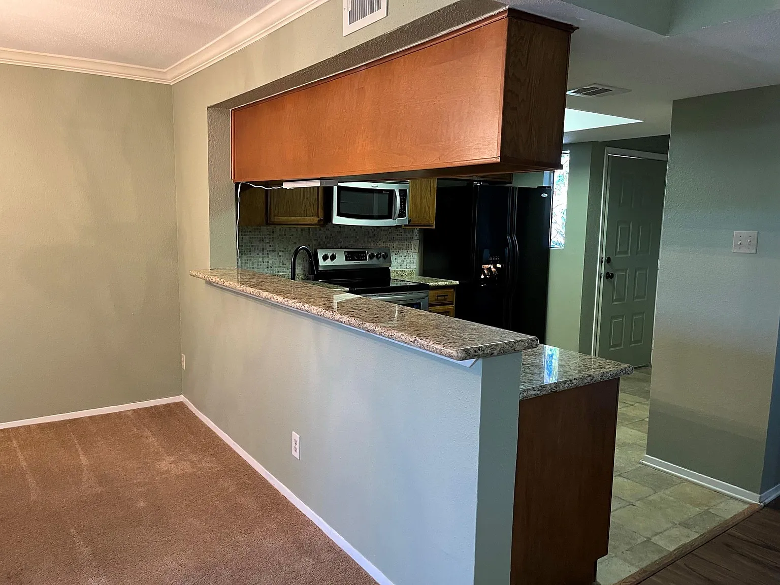 1 bed, 1.0 bath, 1249 sqft, $1,420 — Photo 3