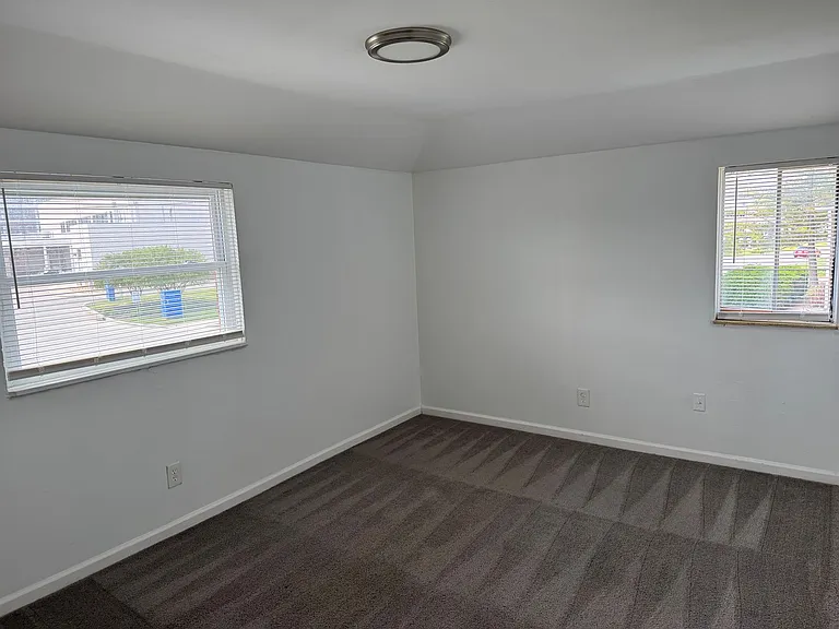 5090-5092 Beacon Hill Ct — Photo 8