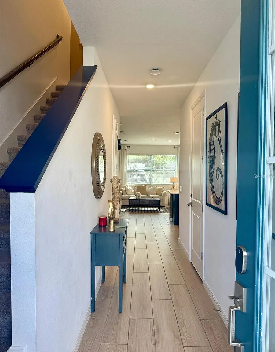 3 bed, 2.5 bath, 1622 sqft, $2,300 — Photo 2