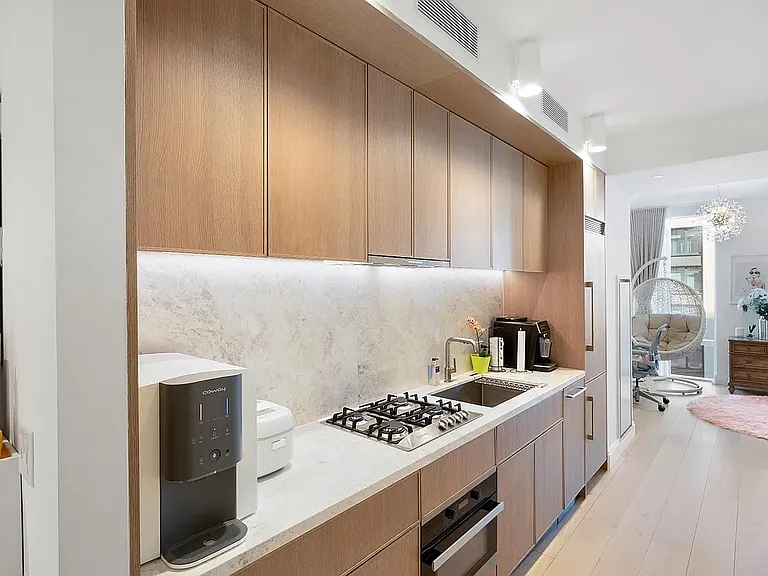501 3rd Ave #8C — Photo 7