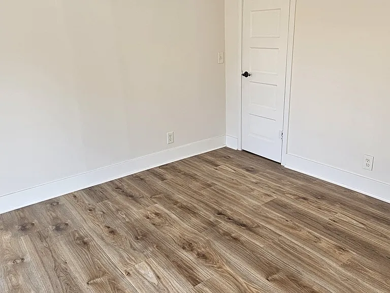 1315 E Broadway — Photo 17