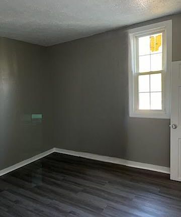 2nd image of 515 W Broadway St #2